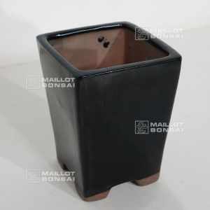 coloured glazed pot black